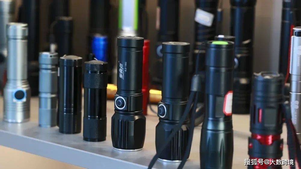 80亿！浙江小镇垄断全球市场瓦力游戏app一支手电筒狂赚(图4)